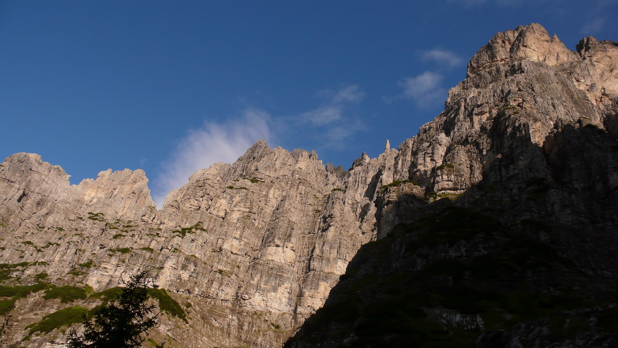 La val de Piero e Schiara nel parco delle dolomiti bellunesi